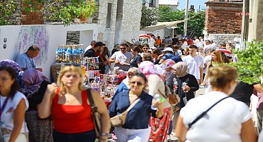 Kavacık Üzüm Festivali’ne on binlerce vatandaş akın etti