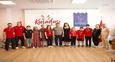 Kuşadası Belediye Başkanı Günel, dereceye giren sporcuları ağırladı 
