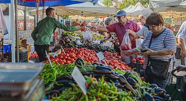 Kuşadası Belediyesi Yerel Üretici Sergisi'ne yoğun ilgi 