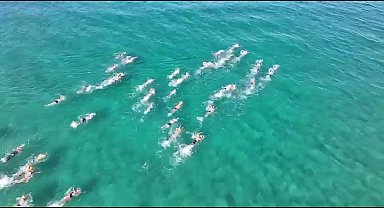 Kuşadası’nda kulaçlar farkındalık için atıldı 