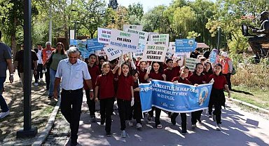 Kütahya’da Avrupa Hareketlilik Haftası kapsamında çöp toplama etkinliği düzenlendi