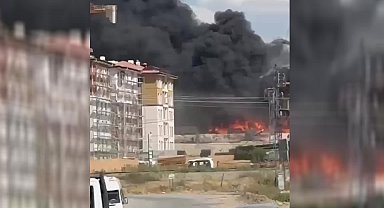 Malatya’da TOKİ şantiyesindeki yangın iki eve sıçradı 