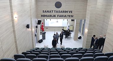 Malatya Turgut Özal Üniversitesi Sanat Tasarım ve Mimarlık Fakültesi Amfisine Kenan Işık'ın adı verildi