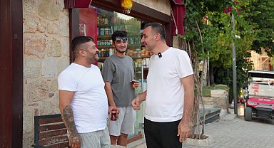 Manavgat Belediye Başkan Vekili Çiçek, Side Mahallesi'nde esnaf ve vatandaşla bir araya geldi