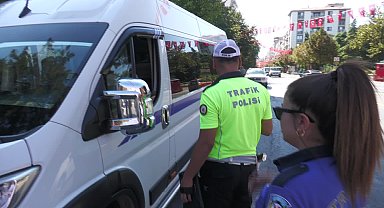 Manisa Büyükşehir Belediyesi'nden servis araçlarına denetim 