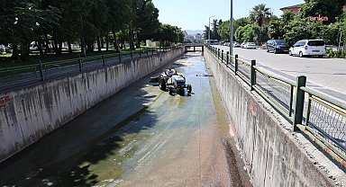 Marmaris Belediyesi, yağış sezonu öncesi temizlik çalışmalarını yoğunlaştırdı