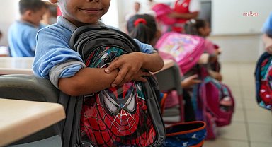 Menteşe Belediyesi’nden öğrencilere çanta desteği