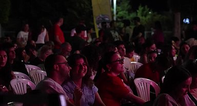 Mersin'de EuroBasket 2025 final heyecanı dev ekranda yaşandı