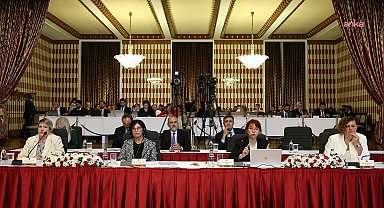 Milli Dayanışma Kardeşlik ve Demokrasi Komisyonu... Prof. Dr. Havva Kök Arslan'ın sözlerine bazı komisyon üyeleri tepki gösterdi