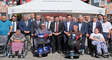 Ortahisar Belediyesi’nin engelli bireylere akülü sandalye ve yatak desteği sürüyor