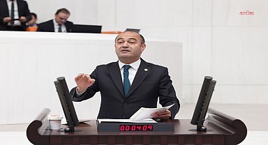 Özgür Karabat’tan yurt dışına çıkış harcı zammına tepki: “Bu sadece bir vergi değil, Saray’ın çürümüş düzeninin millete kestiği cezadır”