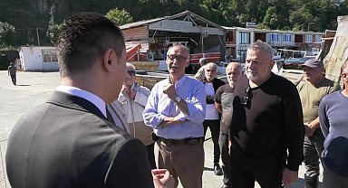 Rize’de yerel balıkçılardan kafes balıkçılığına karşı denizde 9 saatlik eylem