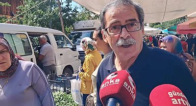 Şavşat Pazarı’nda alışveriş yapan emekli: 