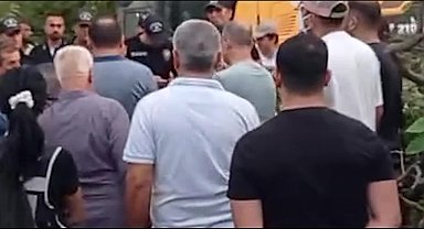 TOKİ için acele kamulaştırılan Samandağ Kurtderesi Mahallesi'nde mahkeme süreci tamamlanmadan meyve ağaçları kesildi