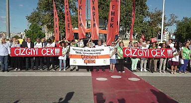 'Toprağımızı Vermiyoruz İstanbul Kampanya Grubu'ndan Kadıköy'de eylem: Ormanlar, zeytinlikler, meralar, nehirler, yeryüzü kırmızı çizgimizdir!