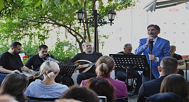 Trabzon Tarih Müzesi’nde “Atatürk’ün Sevdiği Şarkılar” seslendirildi