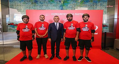Tutuklu belediye başkanlarına destek için yola çıkan “Özgürlük Pedalları”, CHP Genel Merkezi’nde