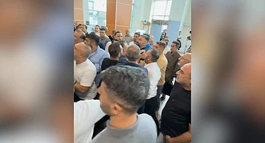 Tuzla Belediyesi önünde 