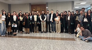 Duruşmada 'Duran Adam' isyanı: Hakim cübbe giymeyince avukatlar ayağa kalktı!