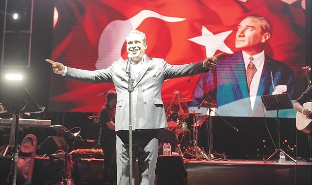 20. Ayvalık Uluslararası Zeytin Hasat ve Turizm Festivali’nde müzik dolu gece