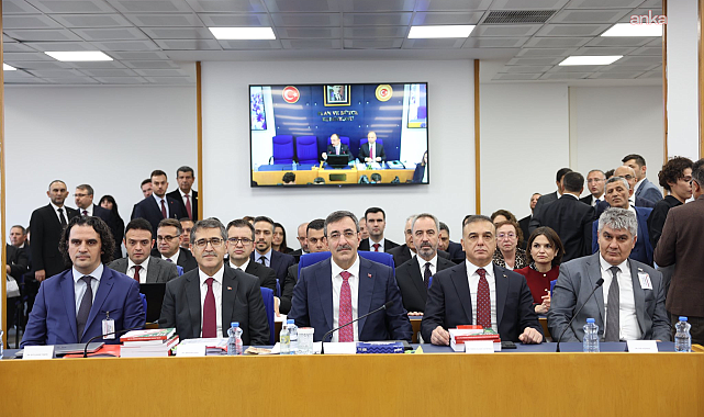 2026 yılı bütçe teklifi Plan ve Bütçe Komisyonu'nda... Cevdet Yılmaz: Vergi gelirlerinin yüzde 28,4 oranında artışla 13 trilyon 783 milyar liraya ulaşacağını tahmin ediyoruz