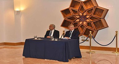 Ahmet Davutoğlu, Oxford İslam Araştırmaları Merkezi'nde konferans verdi