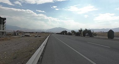 AK Partili Yeşilyurt Belediyesi’nin “Sağlam zemin, güvenli yapı” vaadi ile satışa çıkardığı binaların yıkımına başlandı