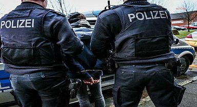 Almanya’da 14 yaşındaki Suriyeli çocuk 200 farklı suçtan tutuklandı