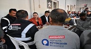 Antalya Büyükşehir Belediyesi Başkan Vekili Özdemir’den Fen İşleri Dairesi Başkanlığı personeline ziyaret