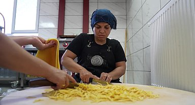Antalya Büyükşehir Belediyesi Kadın Kooperatifleri'nde kış hazırlığı başladı