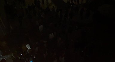 Artvin'de Çiçek Nine KYK Yurdu’nda geçici olarak kalan erkek öğrenciler, yurdun kız öğrencilere tahsis edilmesine tepki gösterdi