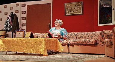 “Babam Geri Döndü” oyunu, Keçiörenli sanatseverlerle buluştu