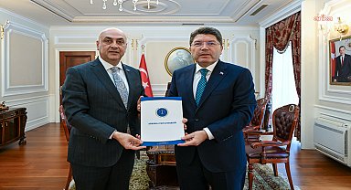 Bakan Tunç, Ankara 2 No'lu Barosu Başkanı Gökhan Ağdemir'i kabul etti