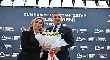 Balıkesir Büyükşehir Belediyesi, Cumhuriyet Meydanı'nın ikinci etabını açtı 