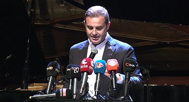 Balıkesir’de 1. Kitap Fuarı kapılarını açtı… Ahmet Akın: 'Balıkesir’i kültürün, sanatın ve bilginin merkezi haline getireceğiz