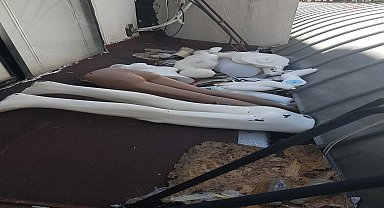 Belediye yetkilileri, Marmaris Çarşı'yı temizlemek için yoğun mesai harcadı