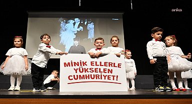 Beylikdüzü'nde minikler, Cumhuriyet Bayramı coşkusunu sahneye taşıdı