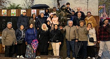 Brüksel’de bulunan Nasrettin Hoca heykeli, 'Dünya Gülümseme Günü'nde temizlendi