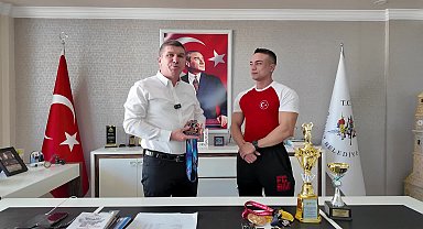  Burdur Belediye Başkanı Ercengiz, Türkiye Şampiyonu Emrecan Kayacan'ı ağırladı 