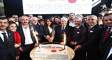 Bursa Büyükşehir Belediye Başkanı Bozbey, muhtarlara seslendi: “Aramızdaki dayanışma devam ettikçe Bursa’mız çok daha güzel bir kent olacak”