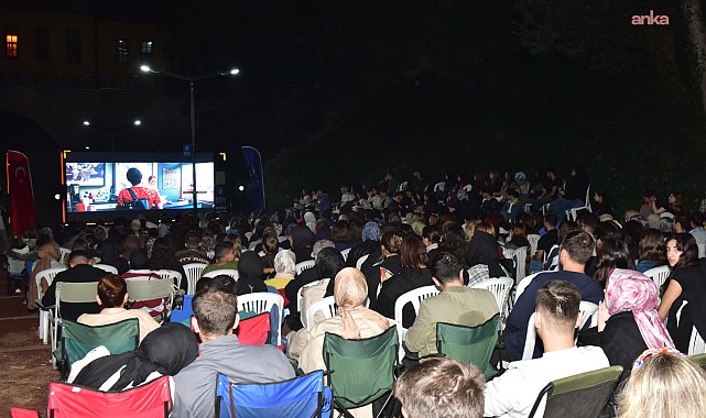 Bursa’da açık havada sinema keyfi