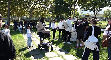 Bursa'da balonlar, kampanyası tamamlanan SMA’lı Çağan Ata Taran için uçuruldu