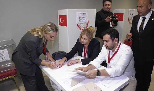 CHP 39. Olağan İstanbul İl Kongresi... Özgür Çelik, sandık başında ANKA’ya konuştu: “Alınmış hukuksuz mahkeme kararları artık konusuz hâle geldi”