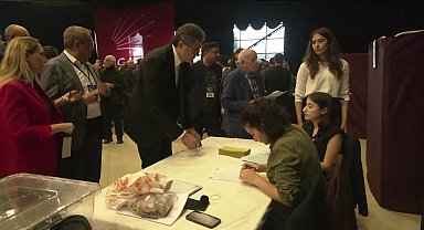 CHP Balıkesir İl Kongresi’nde delege sandık başında