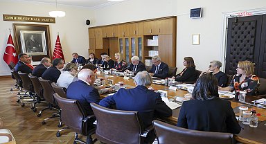 CHP Genel Başkanı Özel, Finlandiya Parlamentosu Dışişleri Komisyonu Başkanı Koskinen ile görüştü 