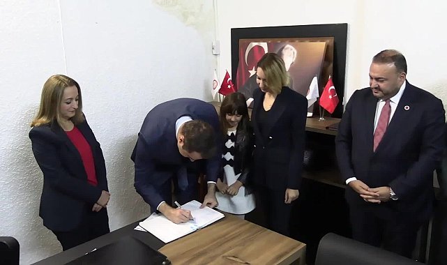 CHP İzmir’de mazbata töreni: Çağatay Güç ve yönetimi görevine başladı