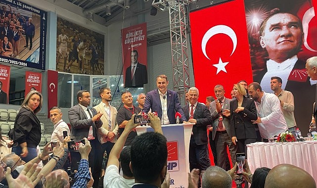 CHP'li Çağatay Güç kongrede fenalaştı! Yere yığıldı
