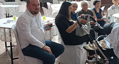 CHP Karacasu İlçe Kadın Kolları Başkanı Pınar Üvez, Karacasu İlçe Kongresi'ne 2,5 aylık oğlu Bora ile katıldı