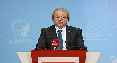 CHP'li Uzgel'den Bakan Fidan'a: SDG'yle omuz omuza Hatay’ı Suriye topraklarında gösteren haritanın önünde poz veren Barrack'ı bakanlığa çağıracak mısınız?