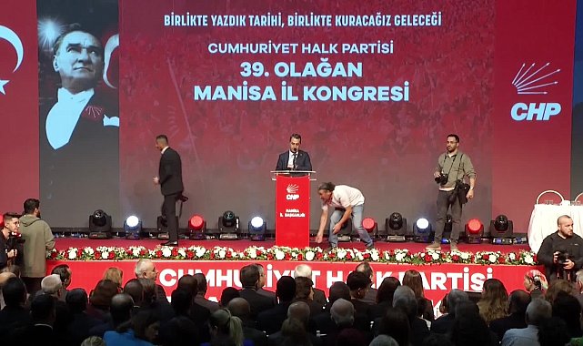 CHP’nin 39. Olağan Manisa İl Kongresi başladı... Divan Başkanlığına Genel Başkan Yardımcısı Erhan Adem seçildi
